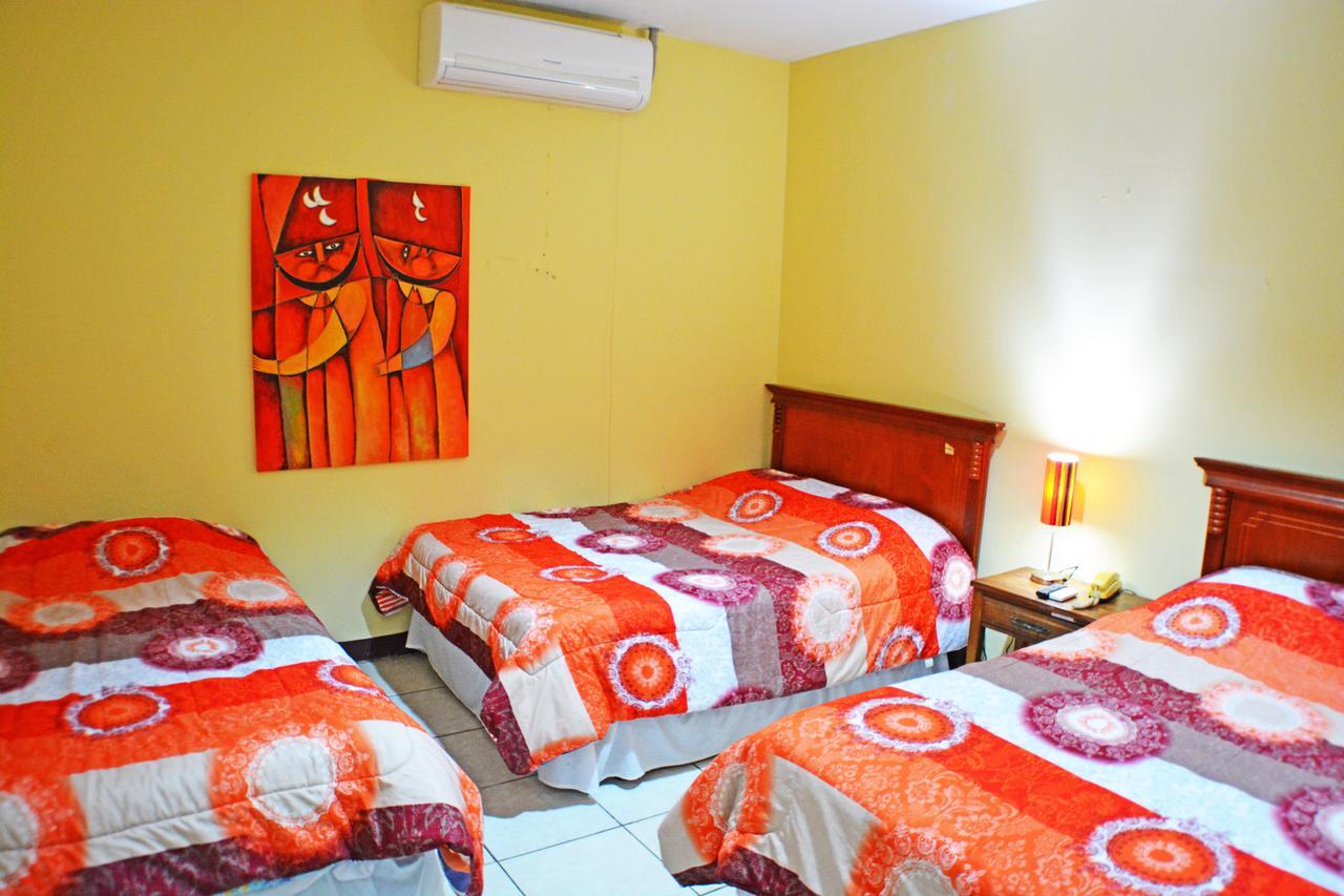 Hotel Plaza Cosiguina Chinandega Bagian luar foto