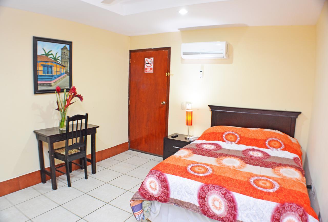 Hotel Plaza Cosiguina Chinandega Bagian luar foto