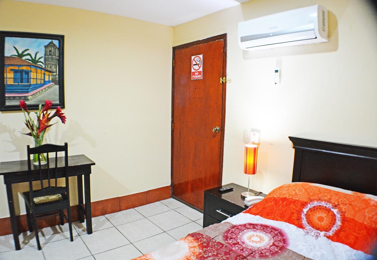 Hotel Plaza Cosiguina Chinandega Bagian luar foto